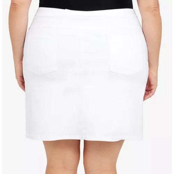 HEARTS OF PALM Plus Size Essentials Tech Stretch Pencil Skort in White - Picture 2 of 2